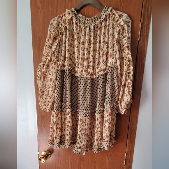 Top - Picture 6 of 6